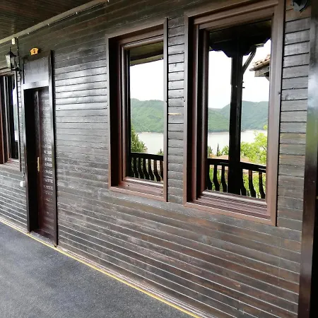 Hotel Trifon Zarezan Family