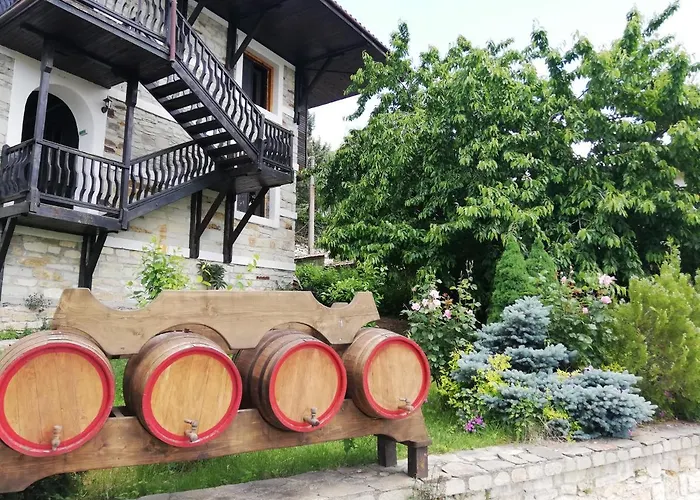 Trifon Zarezan Family 3*