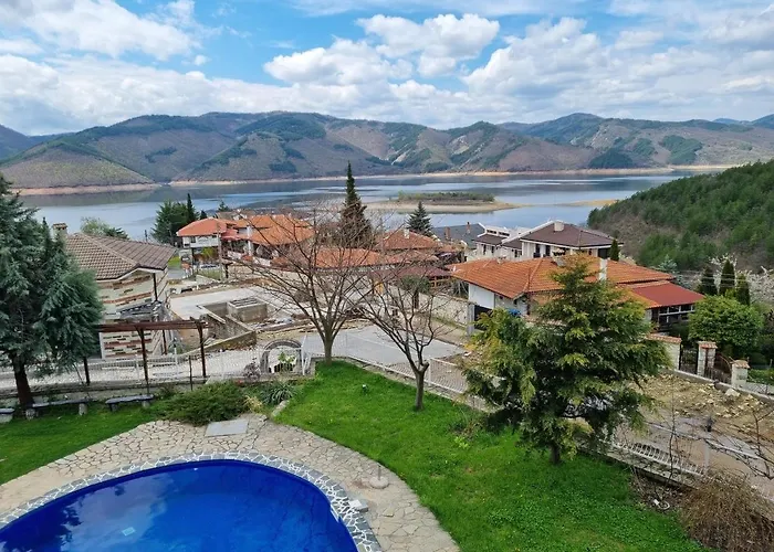 Trifon Zarezan Family Hotel