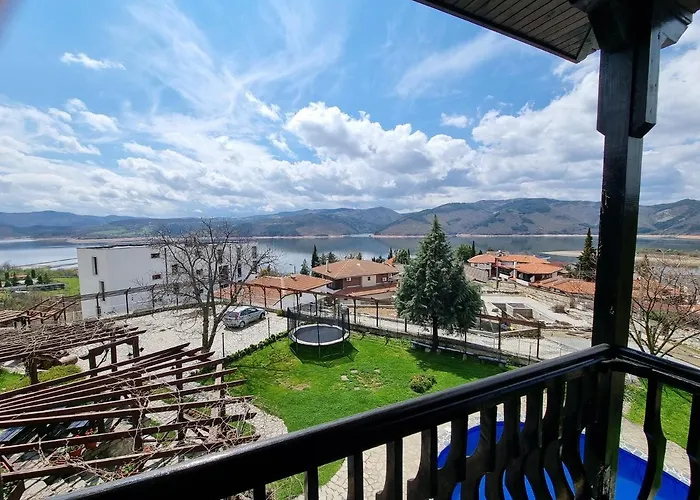 Hotel Trifon Zarezan Family